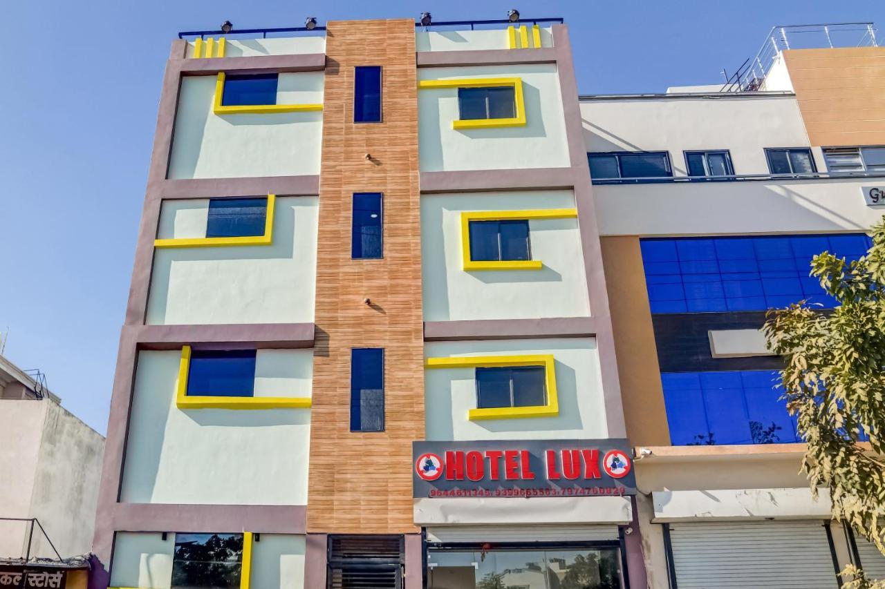 Spot On 76764 Hotel Lux Indore Eksteriør billede