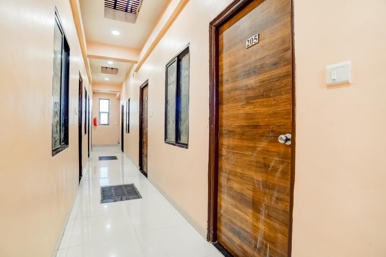 Spot On 76764 Hotel Lux Indore Eksteriør billede
