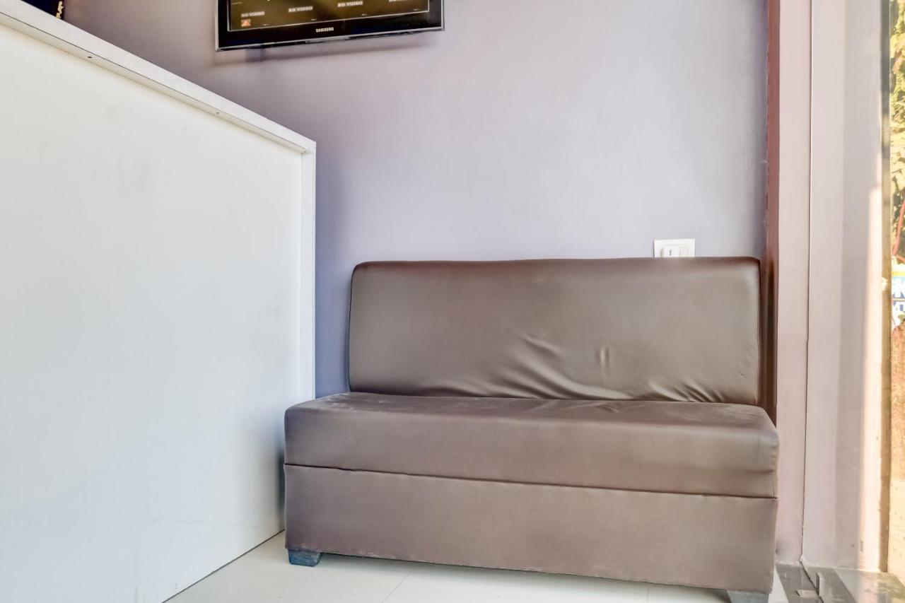 Spot On 76764 Hotel Lux Indore Eksteriør billede