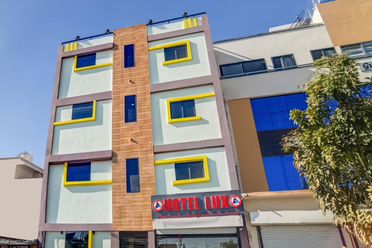 Spot On 76764 Hotel Lux Indore Eksteriør billede